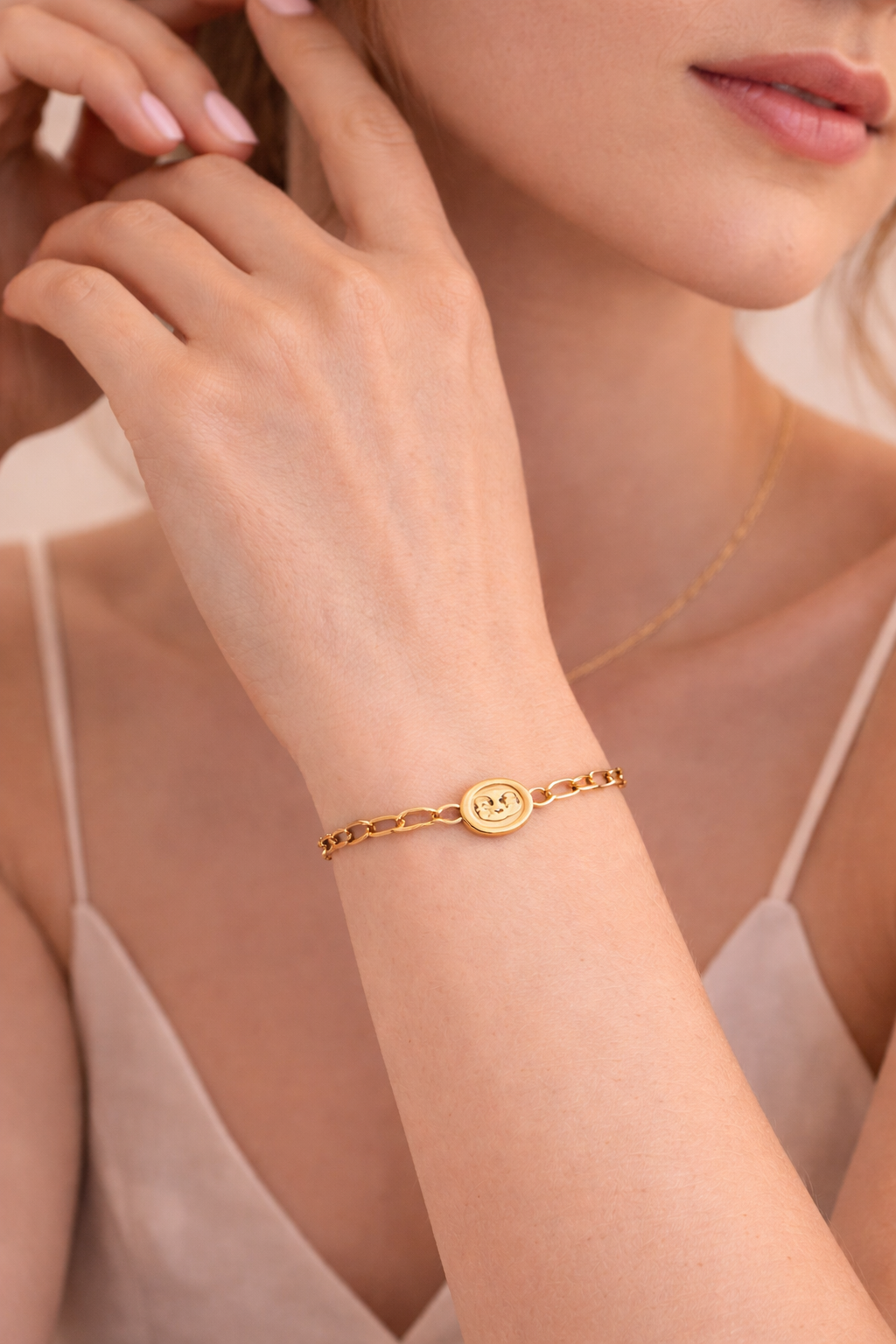 Gold Coin Charm Link Bracelet | Minimal Statement Chain Bracelet for Women